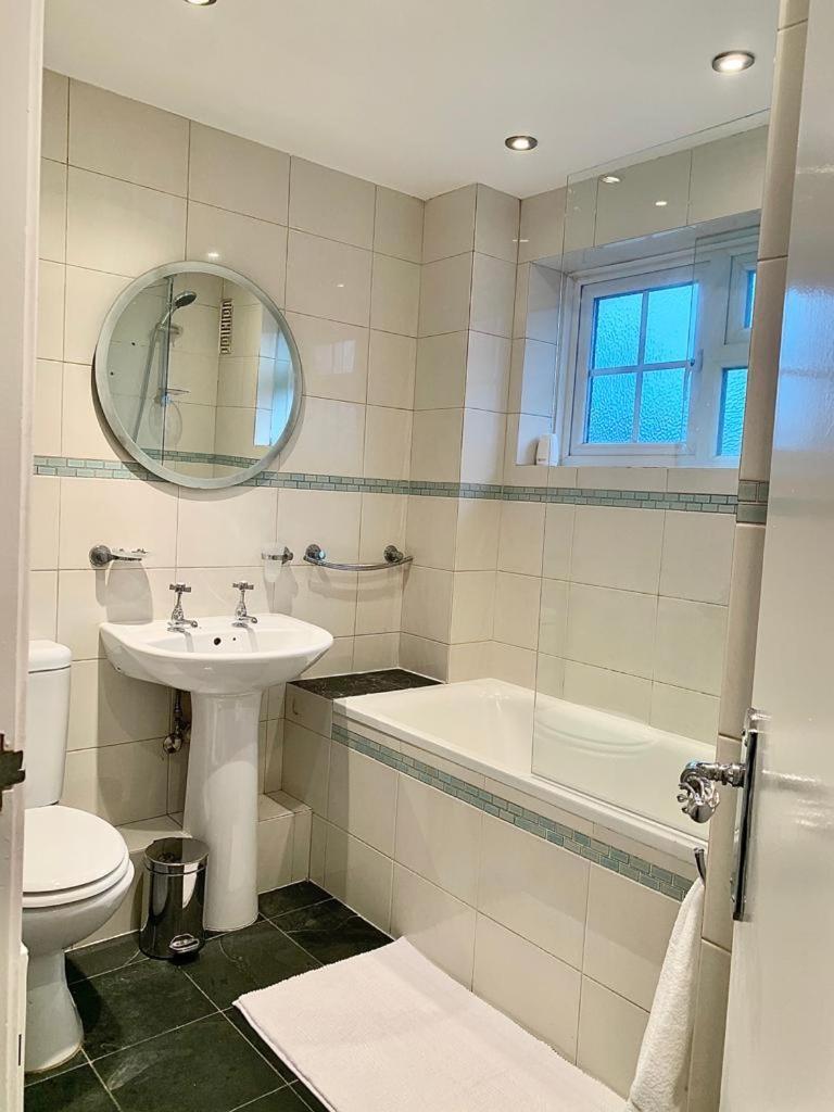 Ttsa- Essential 1 Bedroom Balham-free Parking Londra